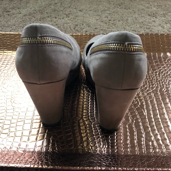 MIX NO. 6 Tan Zipper Detail Wedges size 10 - Picture 4 of 7